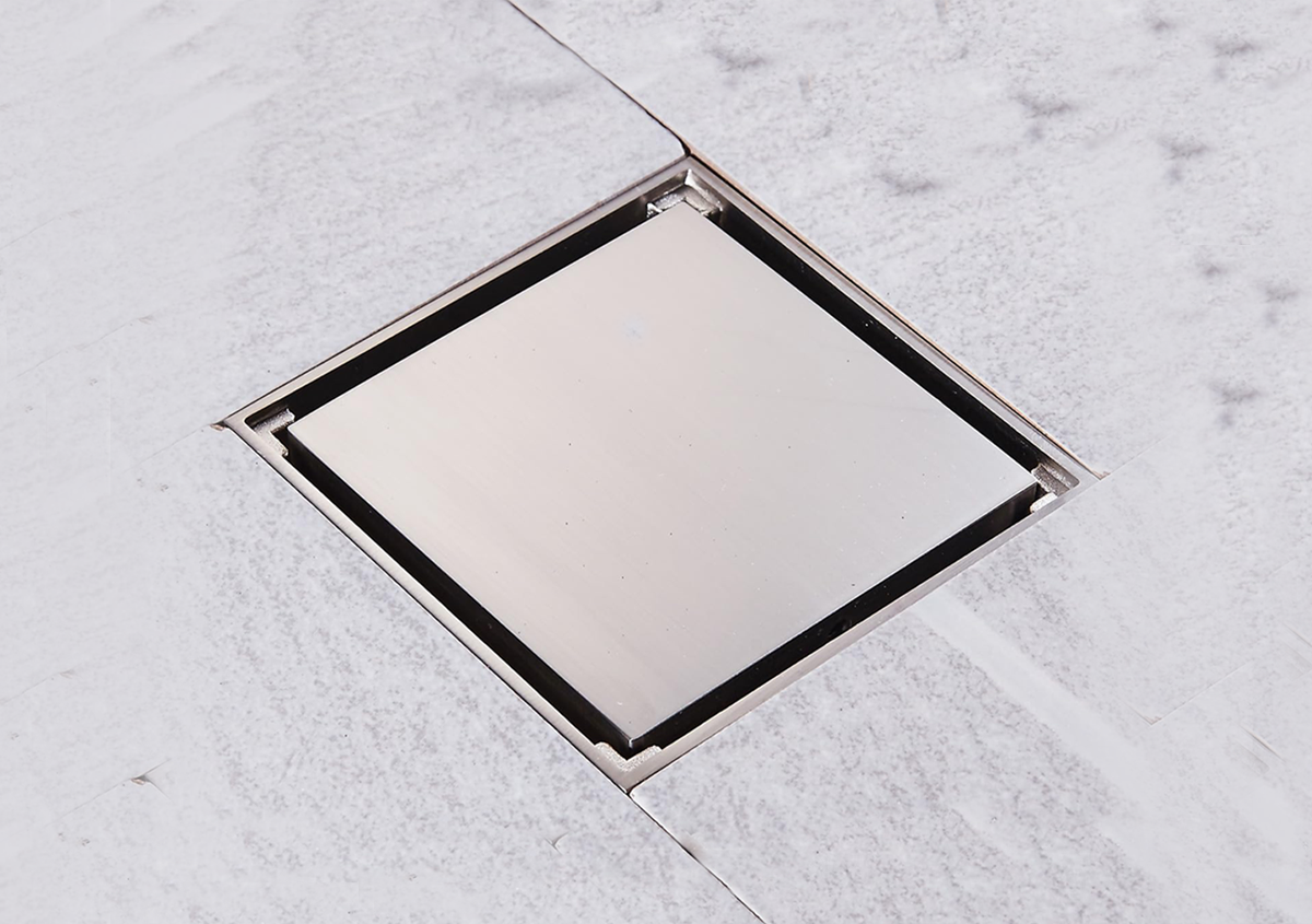 Cửa thăm thẩm mỹ inox 304 lắp trên tường gạch – nhà đẹp nhưng lộ đường ống không còn là vấn đề